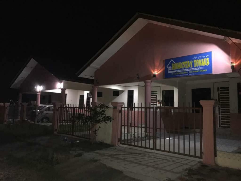 Homestay Tok Ma 1 Alur Tuman Marang Zewnętrze zdjęcie